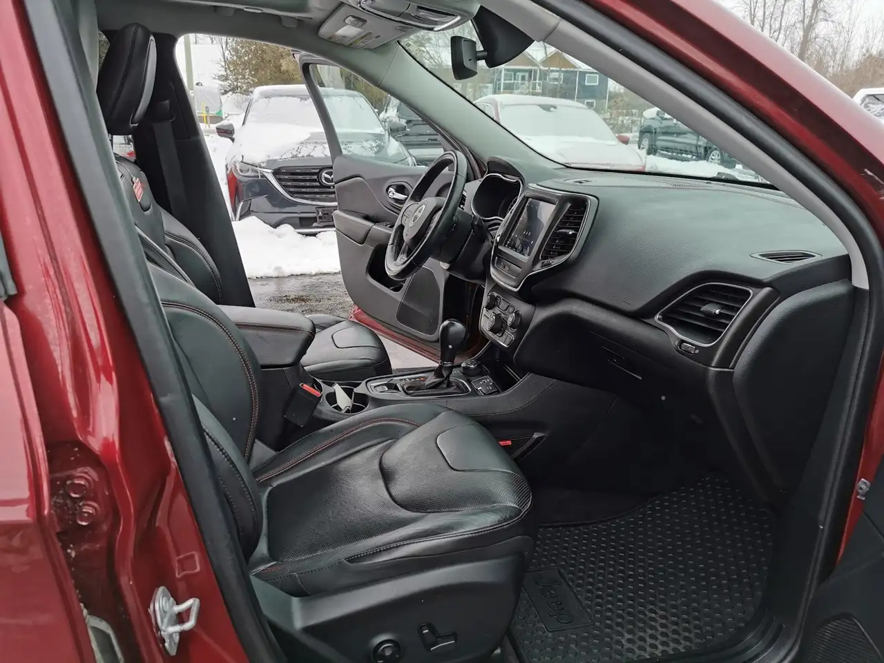 Jeep Cherokee photo Jeep Cherokee