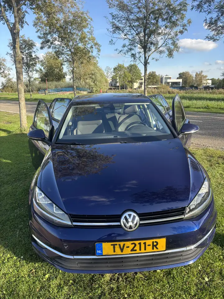 Volkswagen Golf 1.0 TSI Comfortline — photo 1 of 11