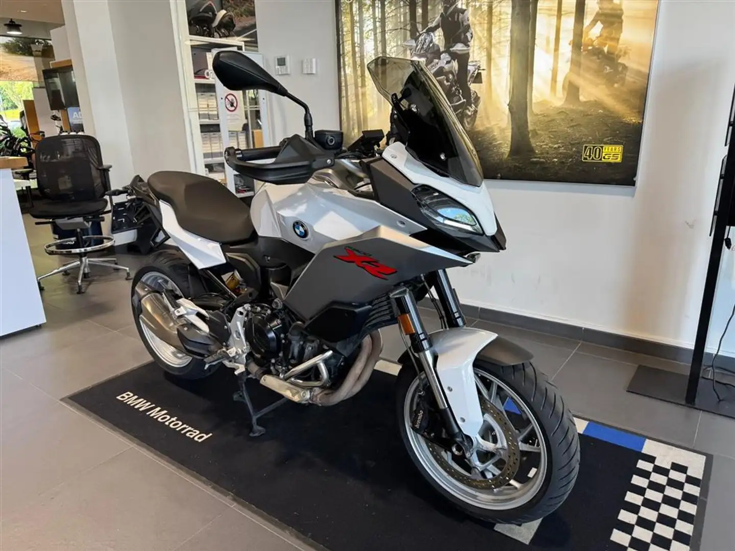 BMW F 900 XR 0 - 1