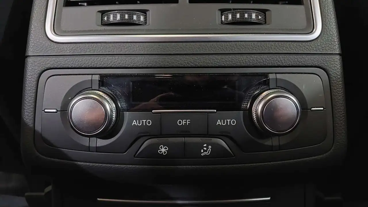 AUDI A6 AVANT 3.0 V6 BITDI QUATTRO 313ch - BOSE - TOIT PANORAMIQUE - ACC - ATTELAGE PIVOTANT - SUSPENSION PNEUMATIQUE