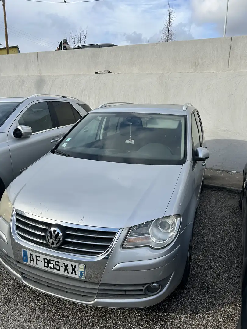 Volkswagen Touran 2.0 TDI DPF DSG Highline - 2