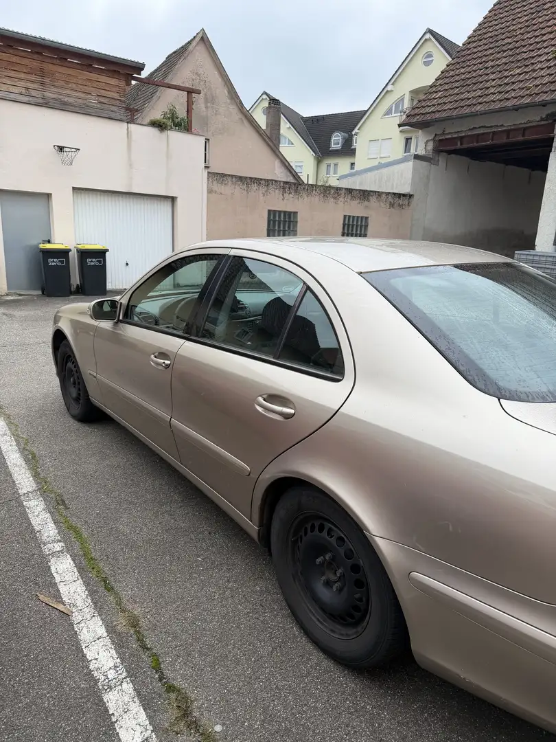 Mercedes-Benz E 240 Classic - 2