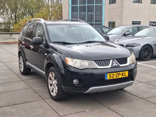 Mitsubishi Outlander €4950,-2.4 Instyle 4X4 7P AUTOMAAT AIRCONDITION