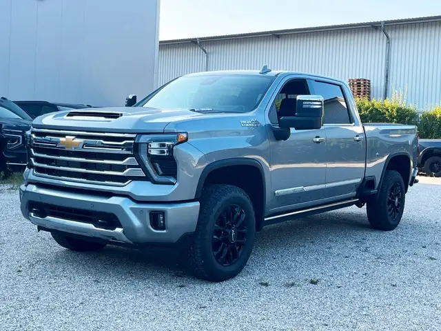 Chevrolet Silverado 2500 Crew Cab 6.6l V8 Duramax TD MY 26