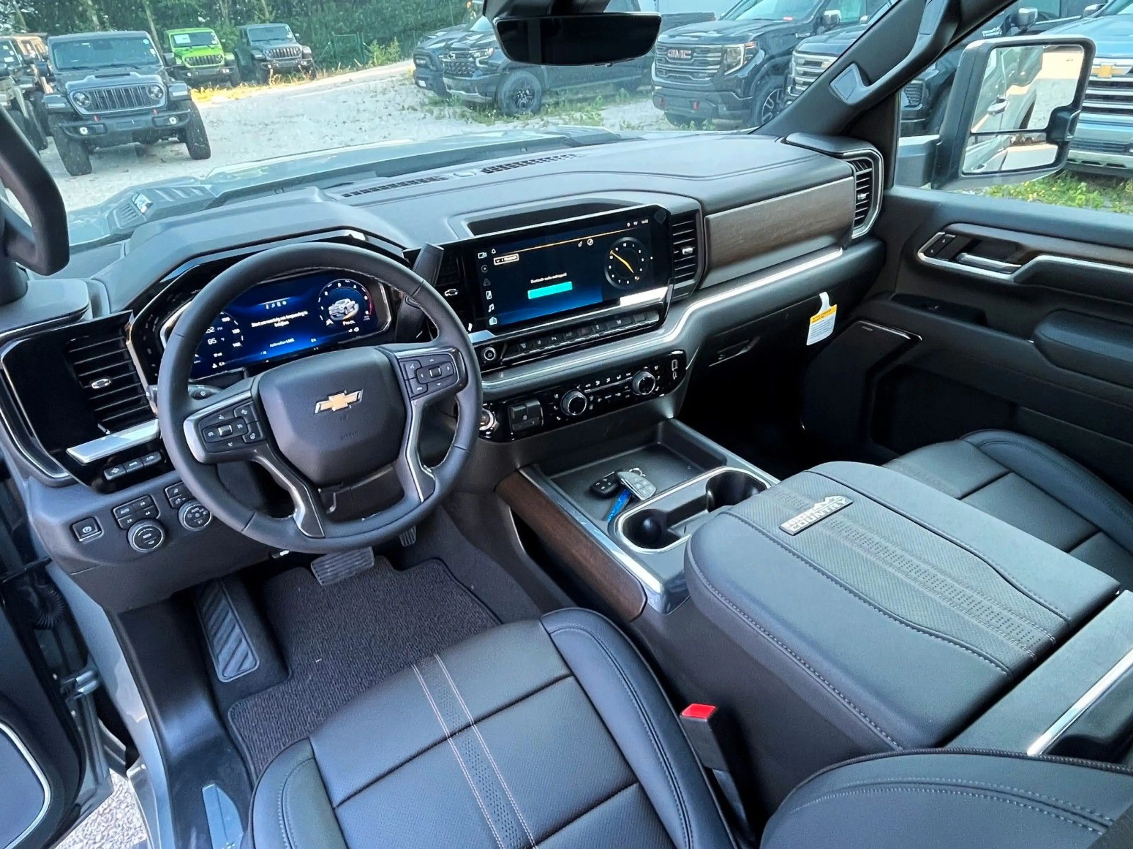 Chevrolet Silverado 2500 Crew Cab 6.6l V8 Duramax TD — photo 11