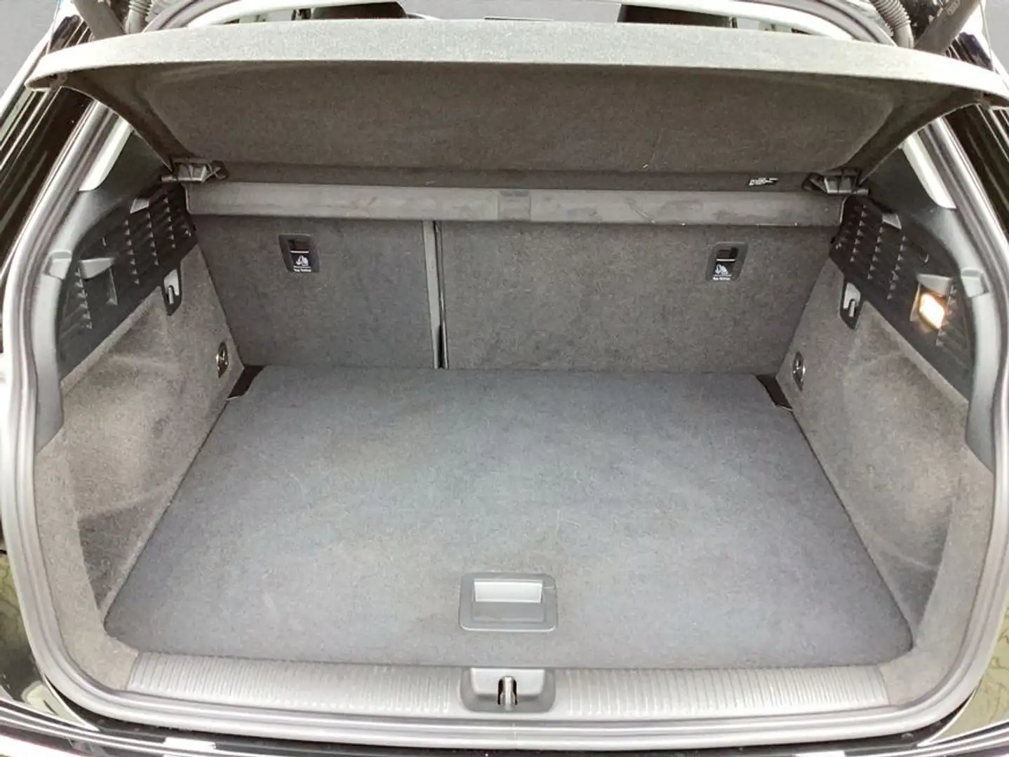 Audi Q2 35 TFSI S tronic S line, NAVI, GJR, RÜCKFAHRK Schwarz - 2