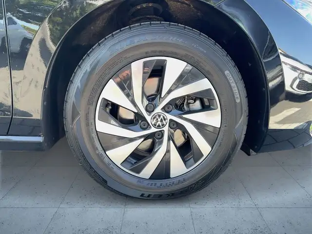 Volkswagen Passat view 7
