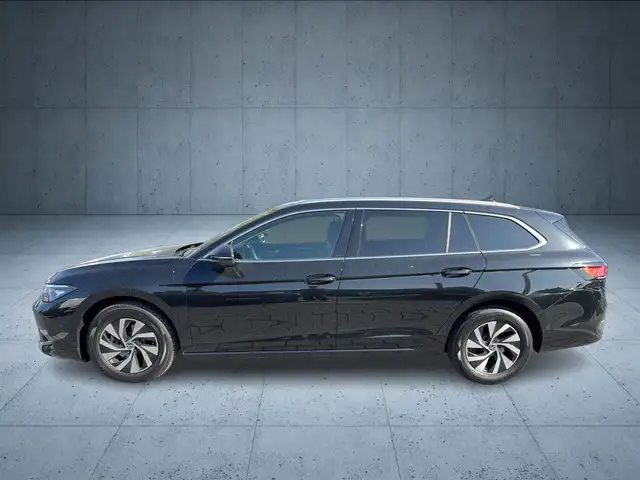 Volkswagen Passat view 2