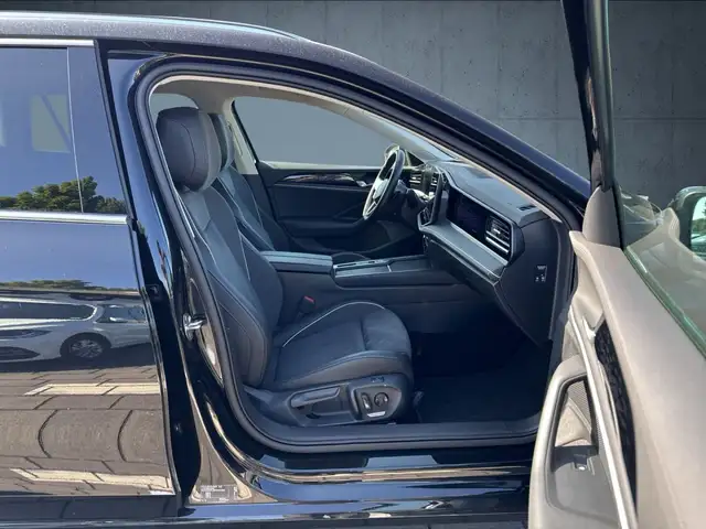 Volkswagen Passat view 15