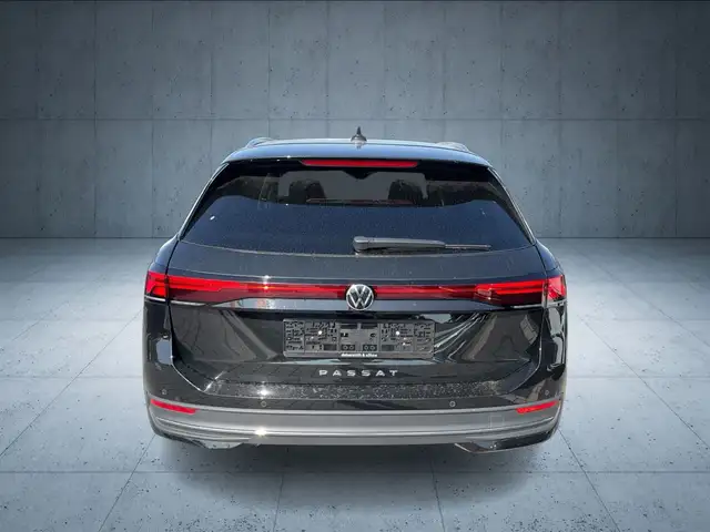 Volkswagen Passat view 4