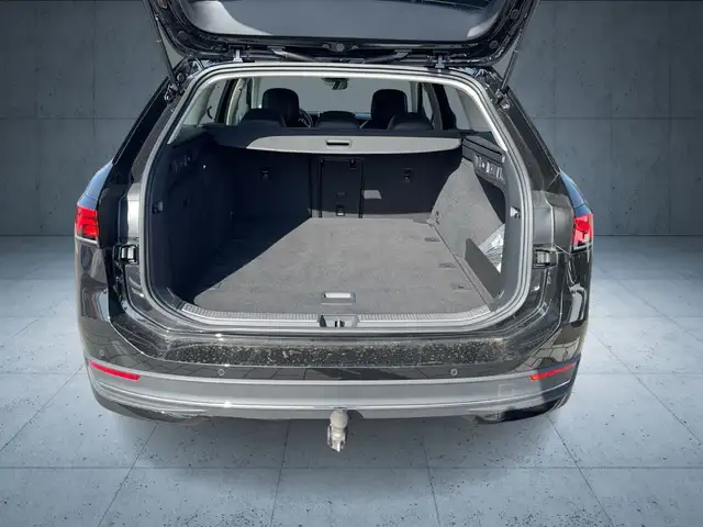 Volkswagen Passat view 13