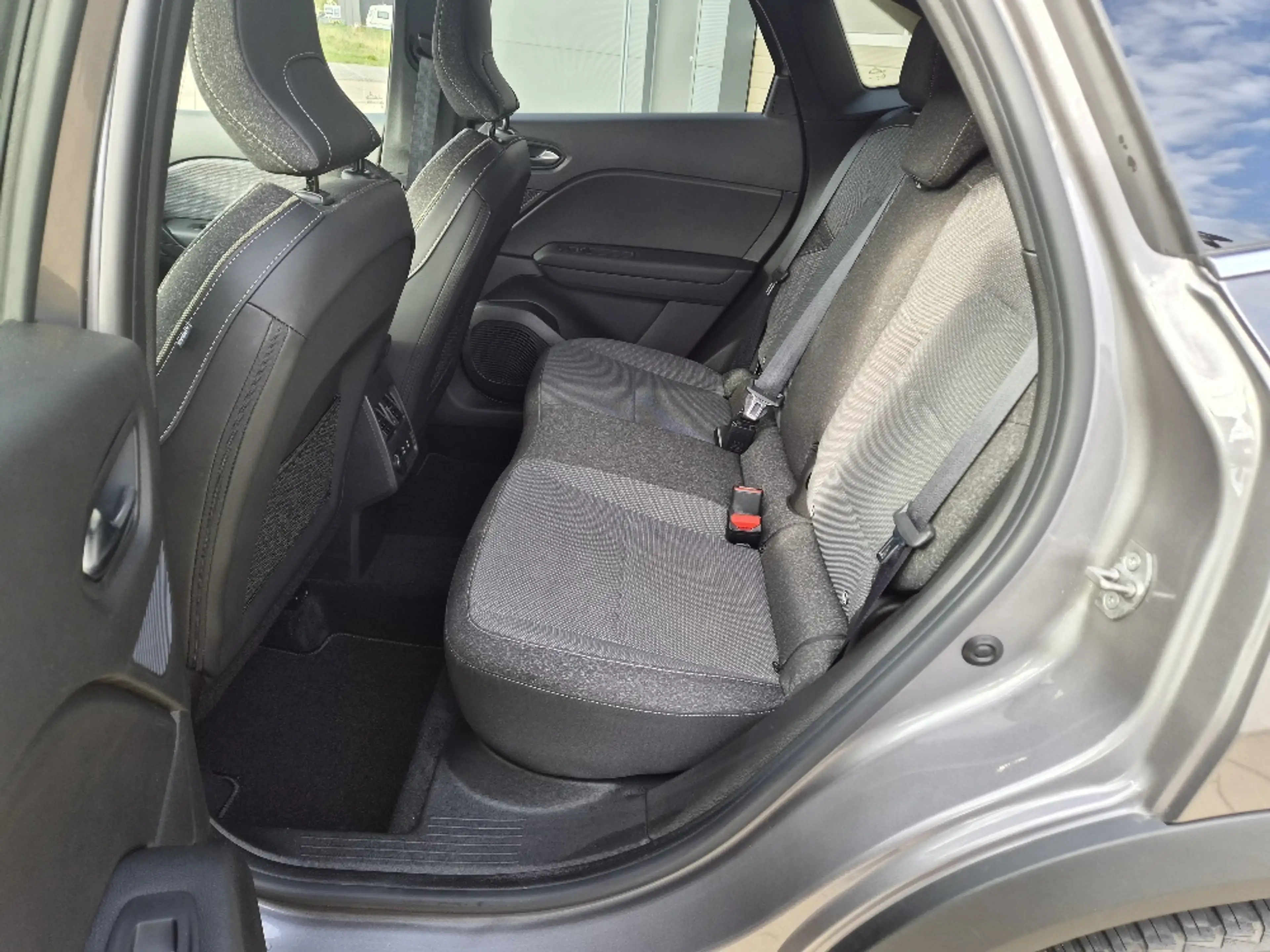 Renault Symbioz Symbioz TCe Mild Hybrid 140 EDC TECHNO — photo 11