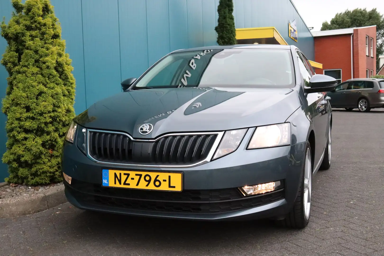 Skoda Octavia 1.0 TSI HB Greentech Ambition Business CARPLAY|CLI Grijs - 2