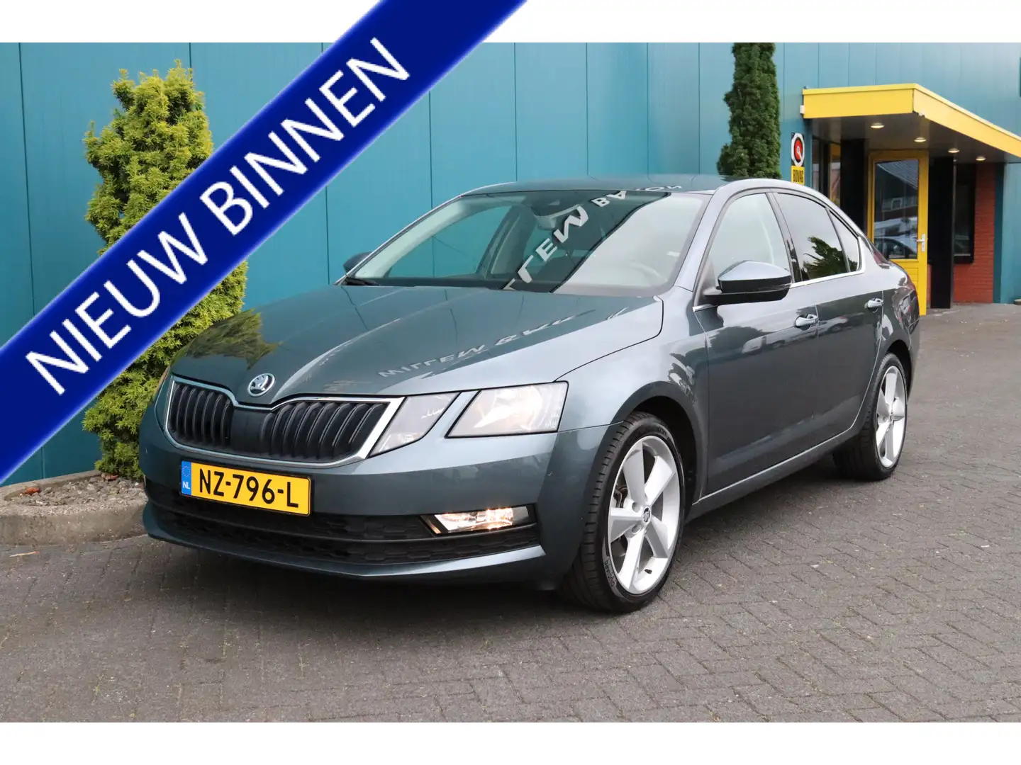Skoda Octavia 1.0 TSI HB Greentech Ambition Business CARPLAY|CLI Grijs - 1