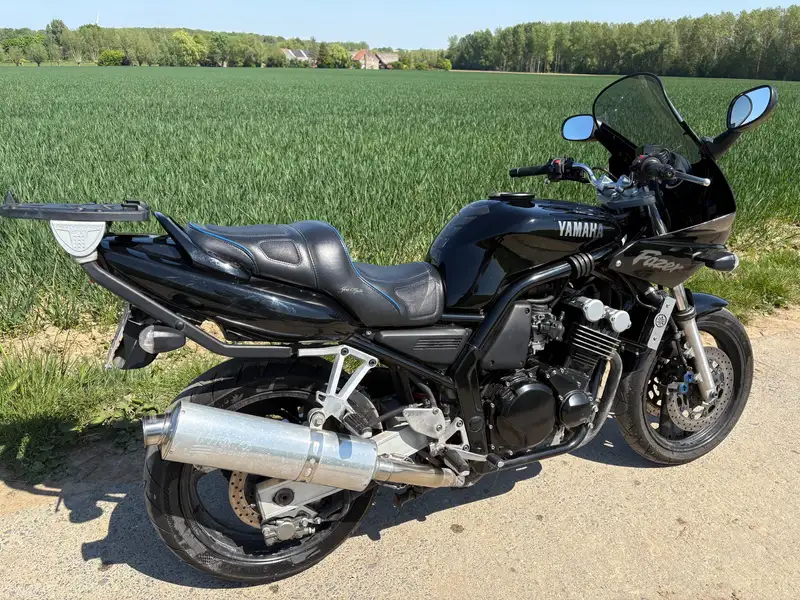 Yamaha FZS 600 - foto 7