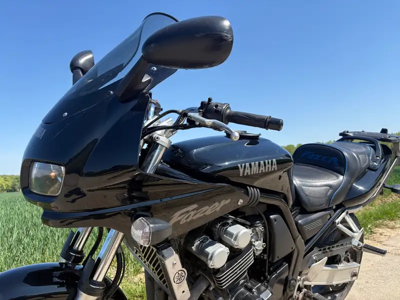 Yamaha FZS 600 - foto 6