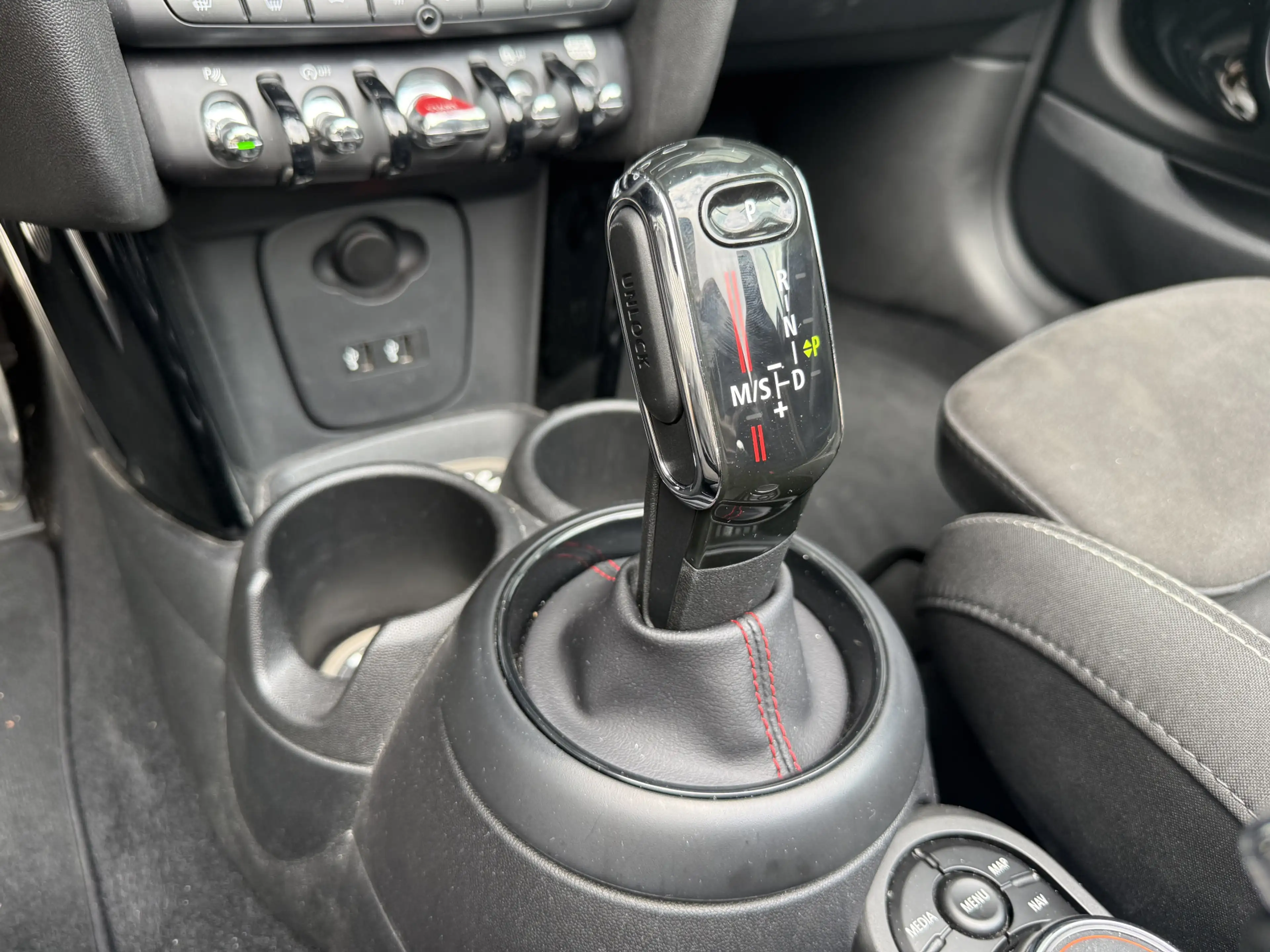 MINI John Cooper Works Cabrio 2.0 S JCW-TRIM HUD, KUIPSTOEL , H&K, — photo 19
