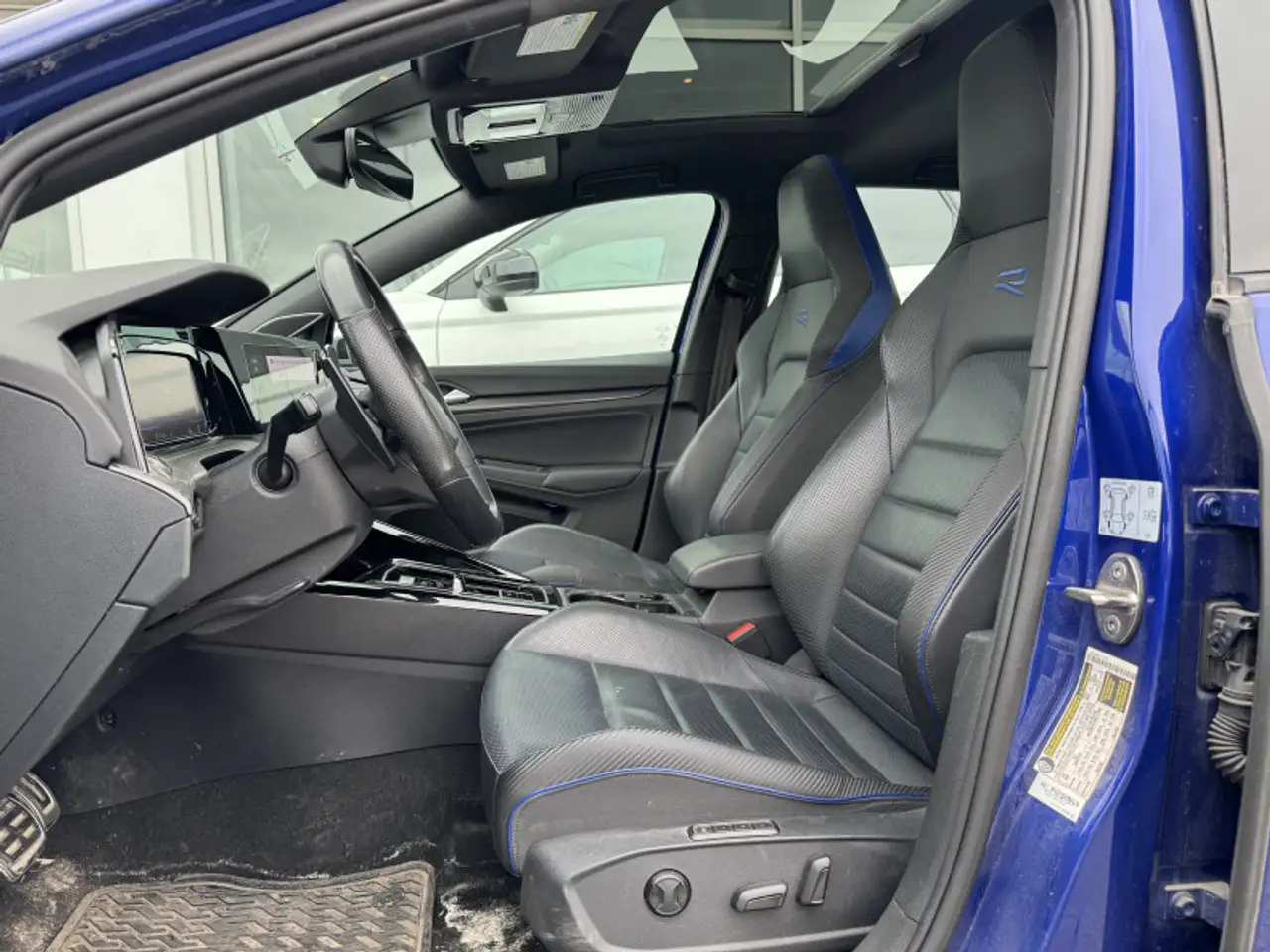 Volkswagen Golf R снимка Volkswagen Golf R