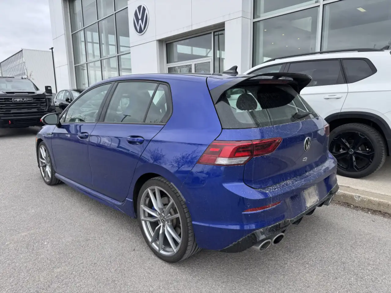 Volkswagen Golf R снимка Volkswagen Golf R