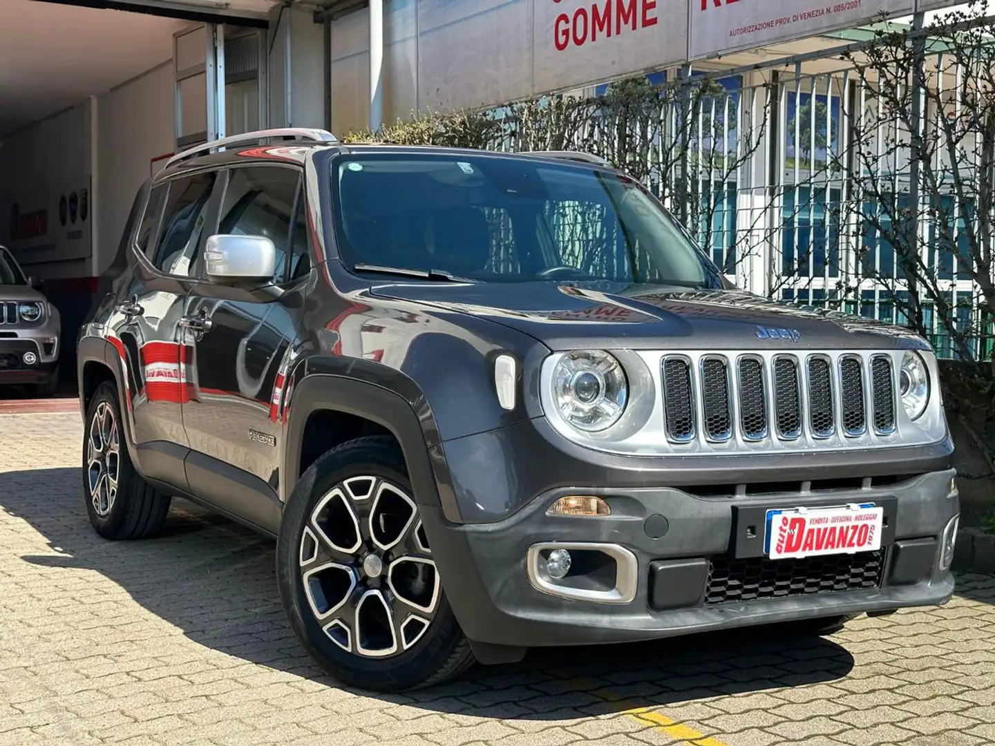 Jeep Renegade 1.4 MultiAir DDCT Limited Grigio - 1