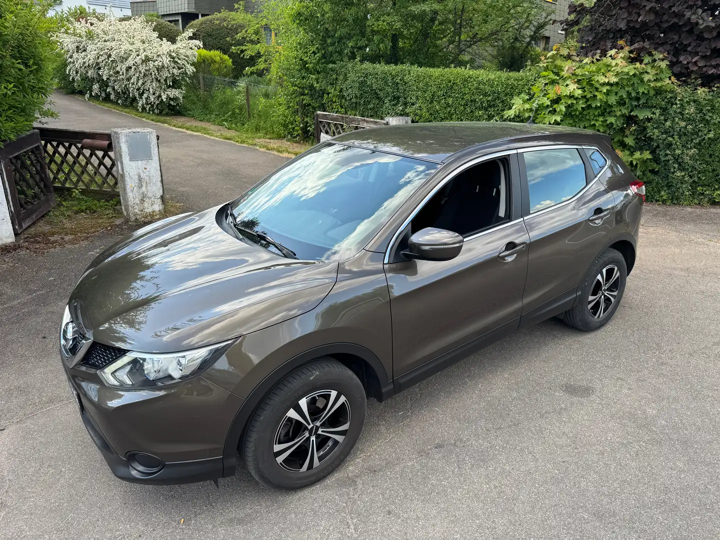 Nissan Qashqai Visia Brun - 2
