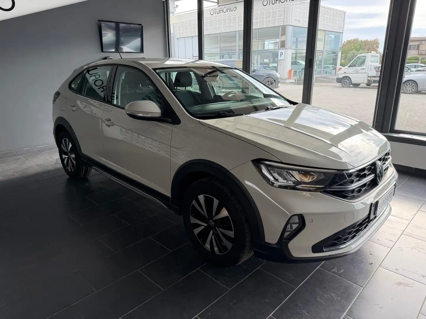 Volkswagen Taigo Taigo 1.0 tsi Life 95cv Beige - 2