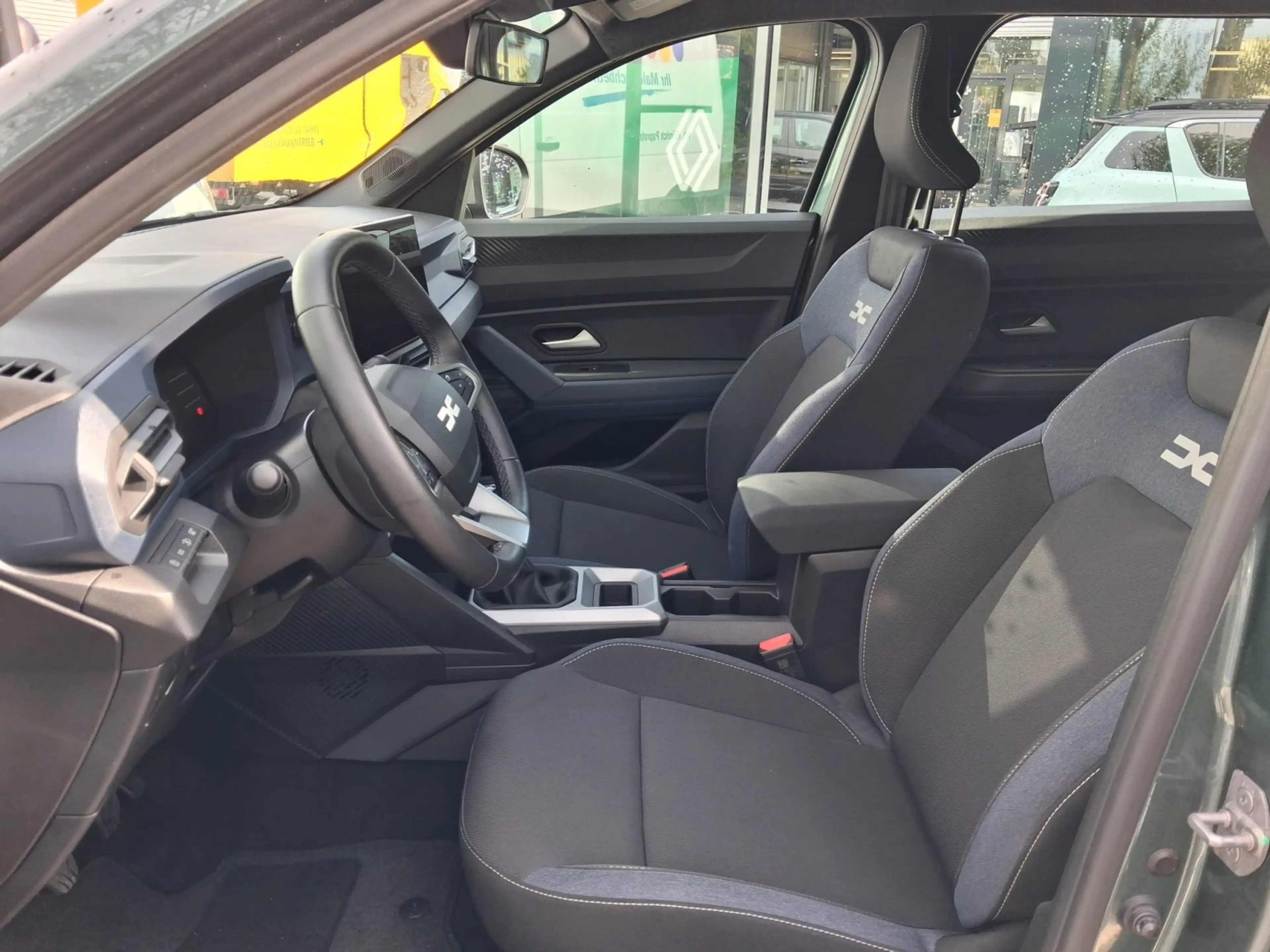 Dacia Bigster 1.2 TCe 140 Mild-Hybrid Expression — photo 8