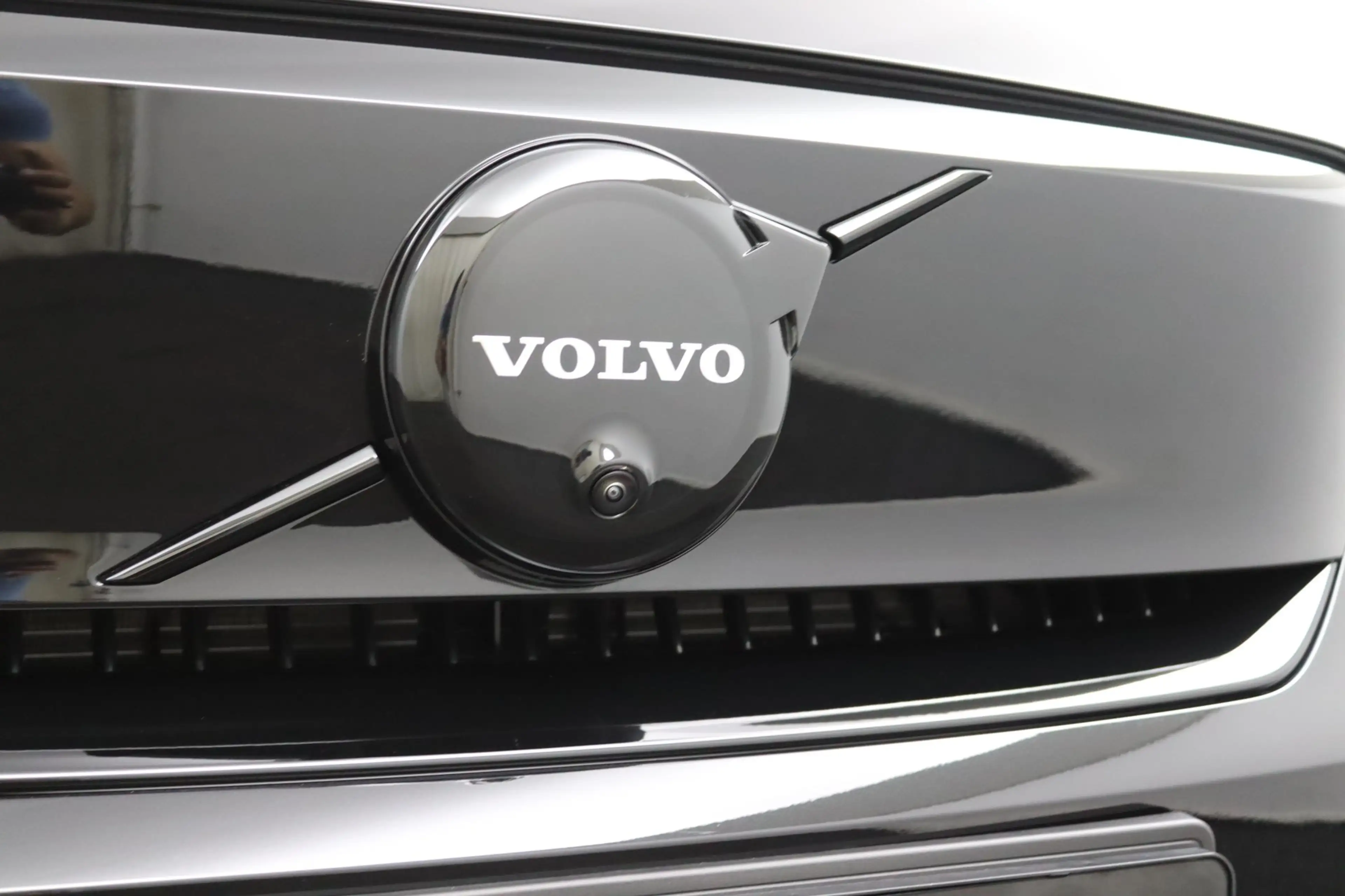 Volvo EX40 Single Motor Extended Range Ultra Black Ed. 82 kWh — photo 39