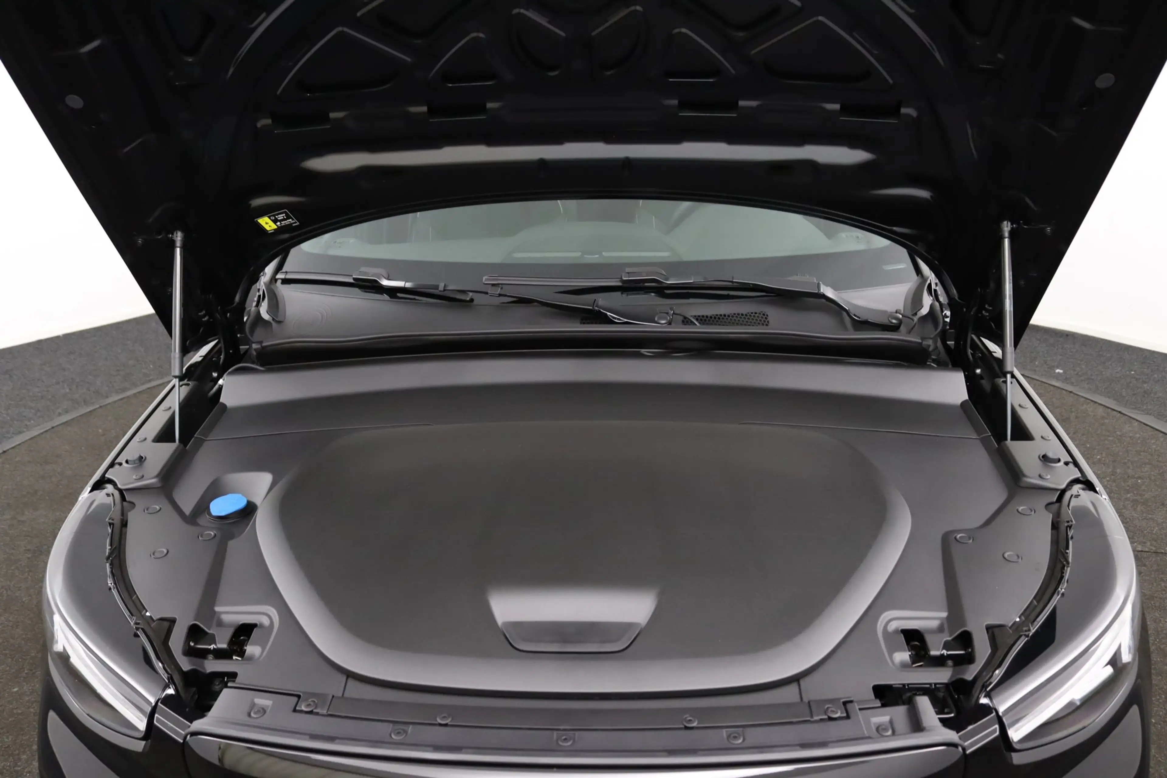 Volvo EX40 Single Motor Extended Range Ultra Black Ed. 82 kWh — photo 24