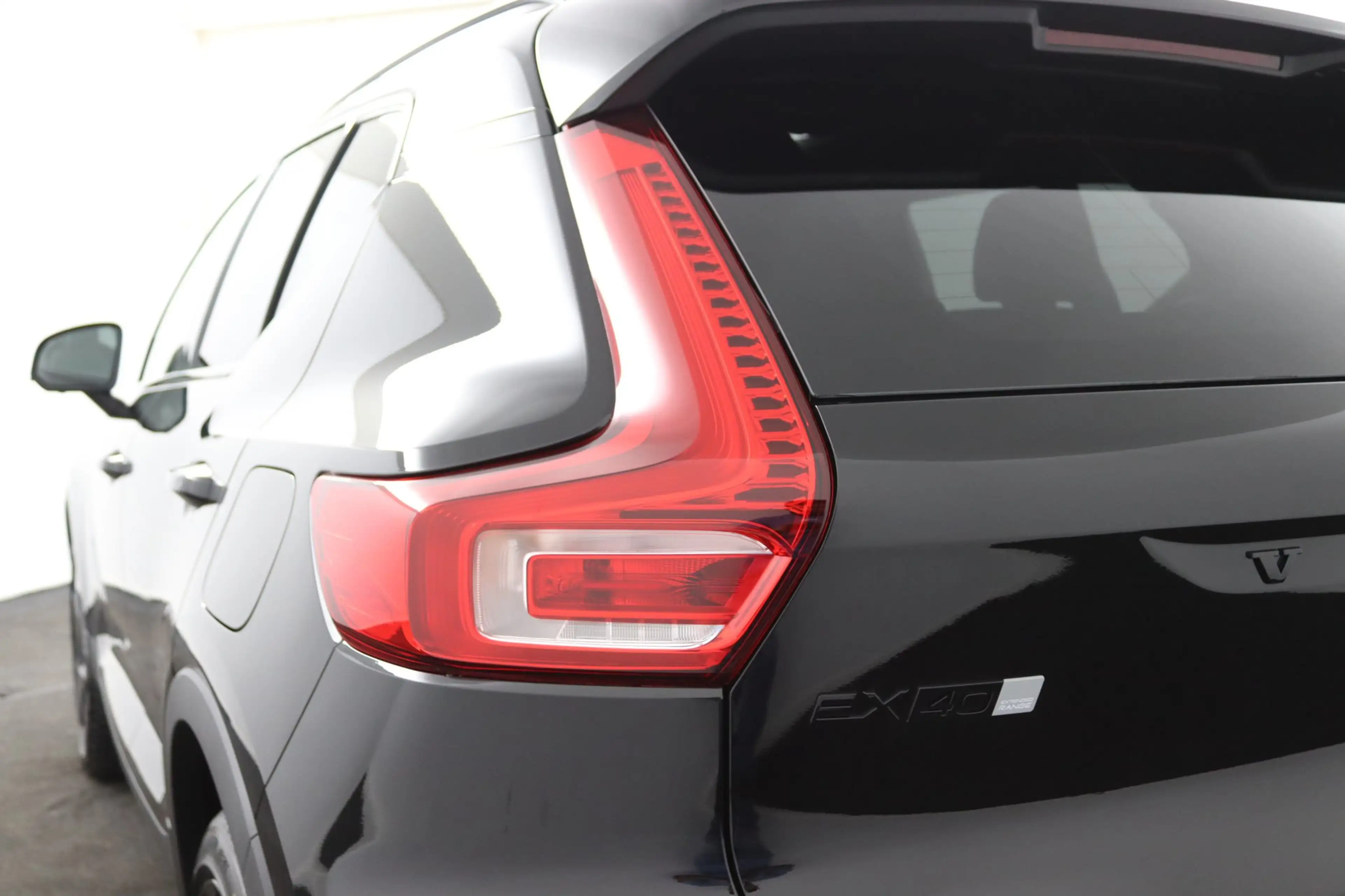 Volvo EX40 Single Motor Extended Range Ultra Black Ed. 82 kWh — photo 45