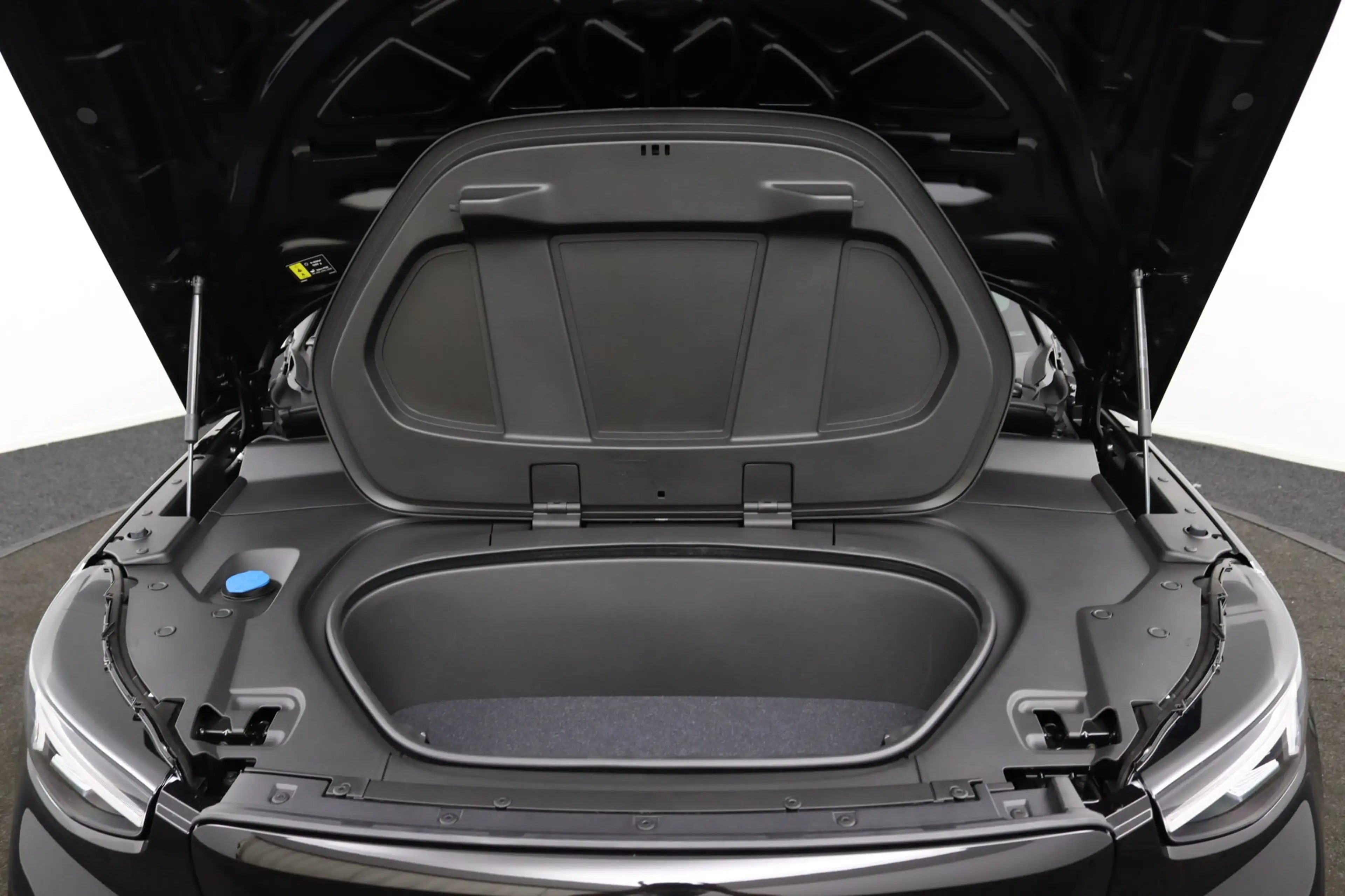 Volvo EX40 Single Motor Extended Range Ultra Black Ed. 82 kWh — photo 46