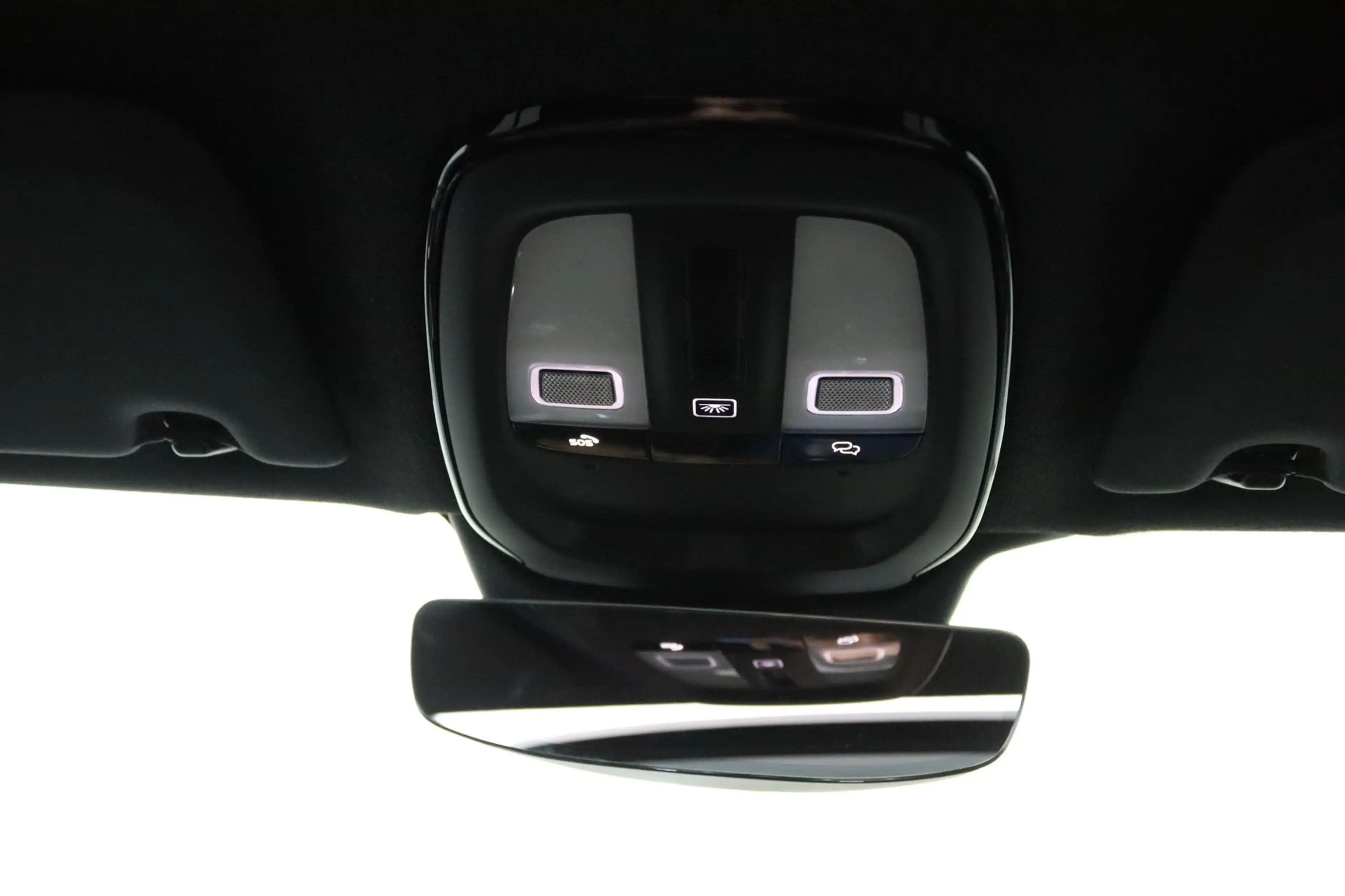 Volvo EX40 Single Motor Extended Range Ultra Black Ed. 82 kWh — photo 34
