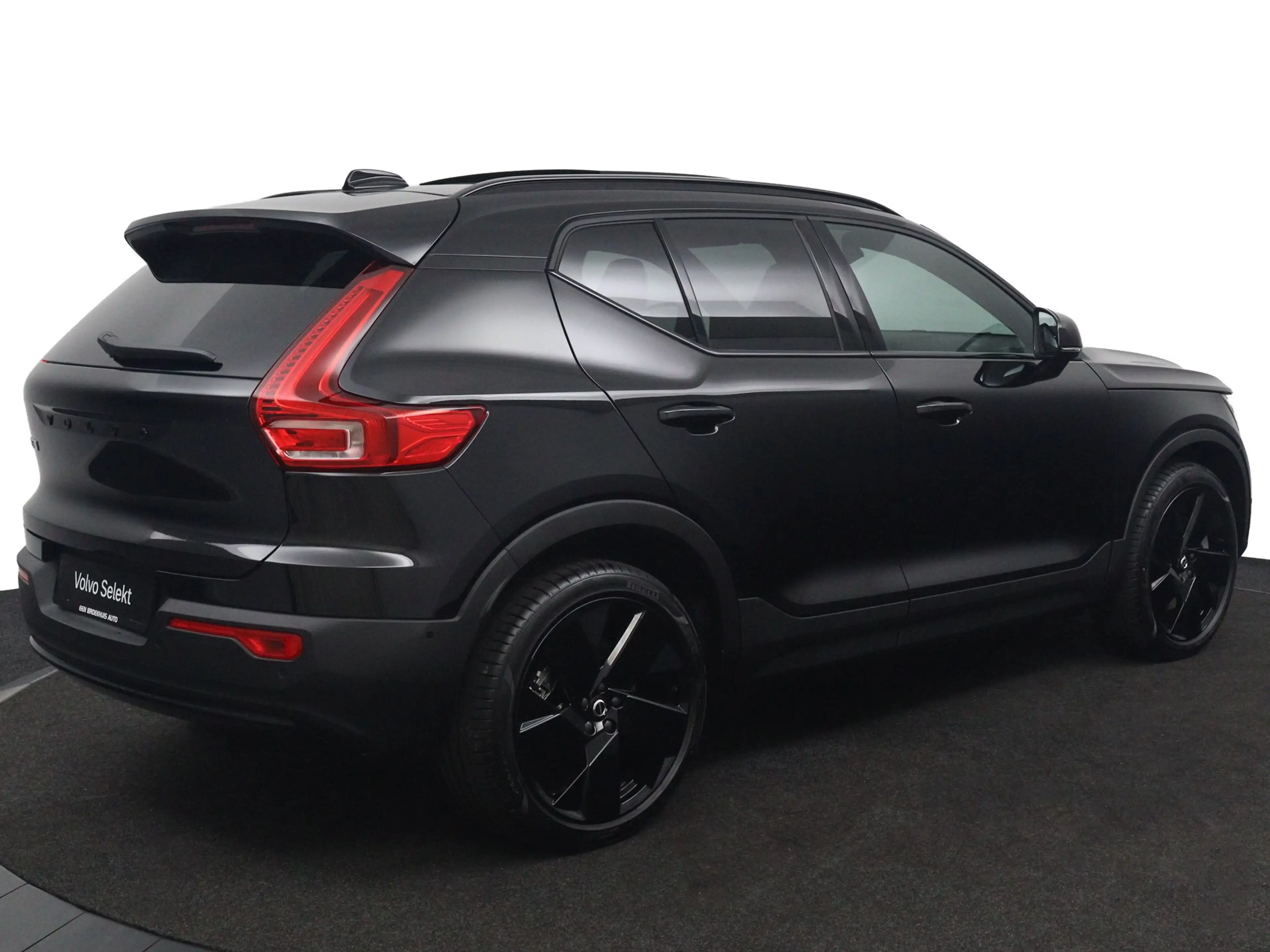 Volvo EX40 Single Motor Extended Range Ultra Black Ed. 82 kWh — photo 4