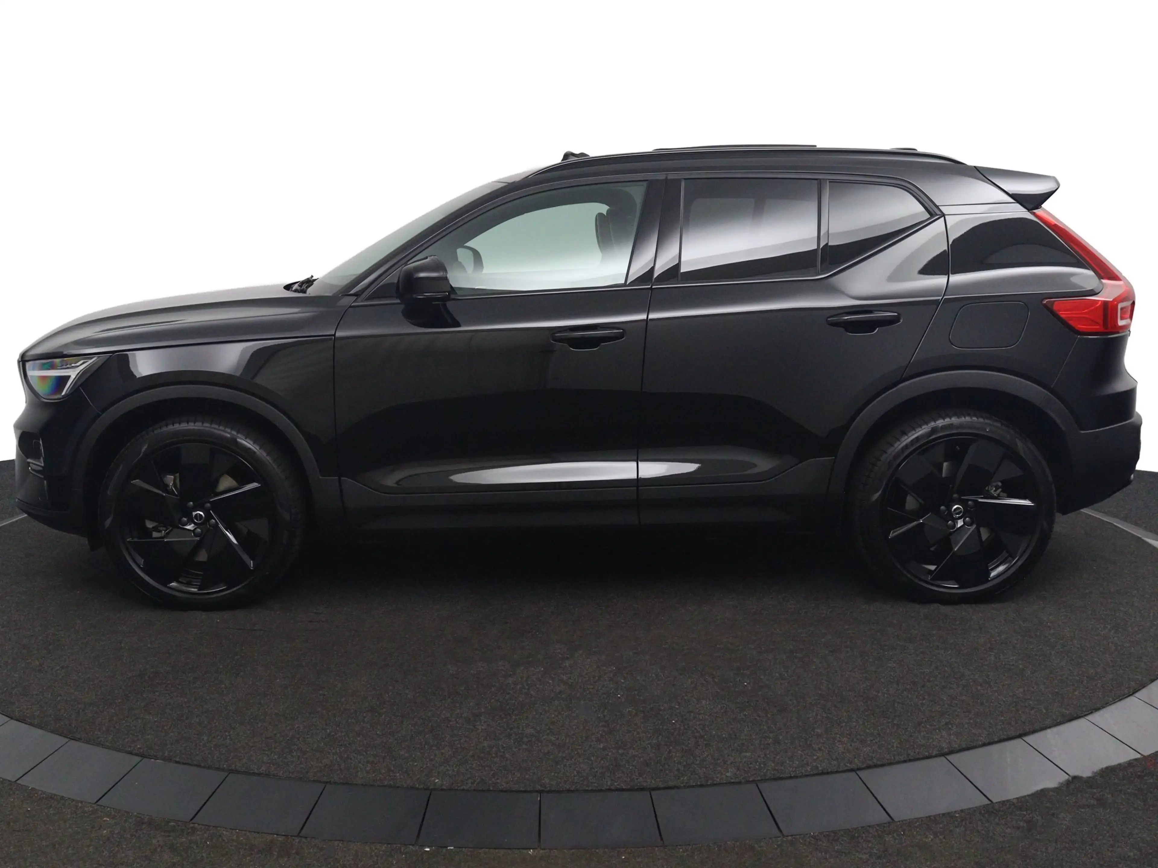 Volvo EX40 Single Motor Extended Range Ultra Black Ed. 82 kWh — photo 3