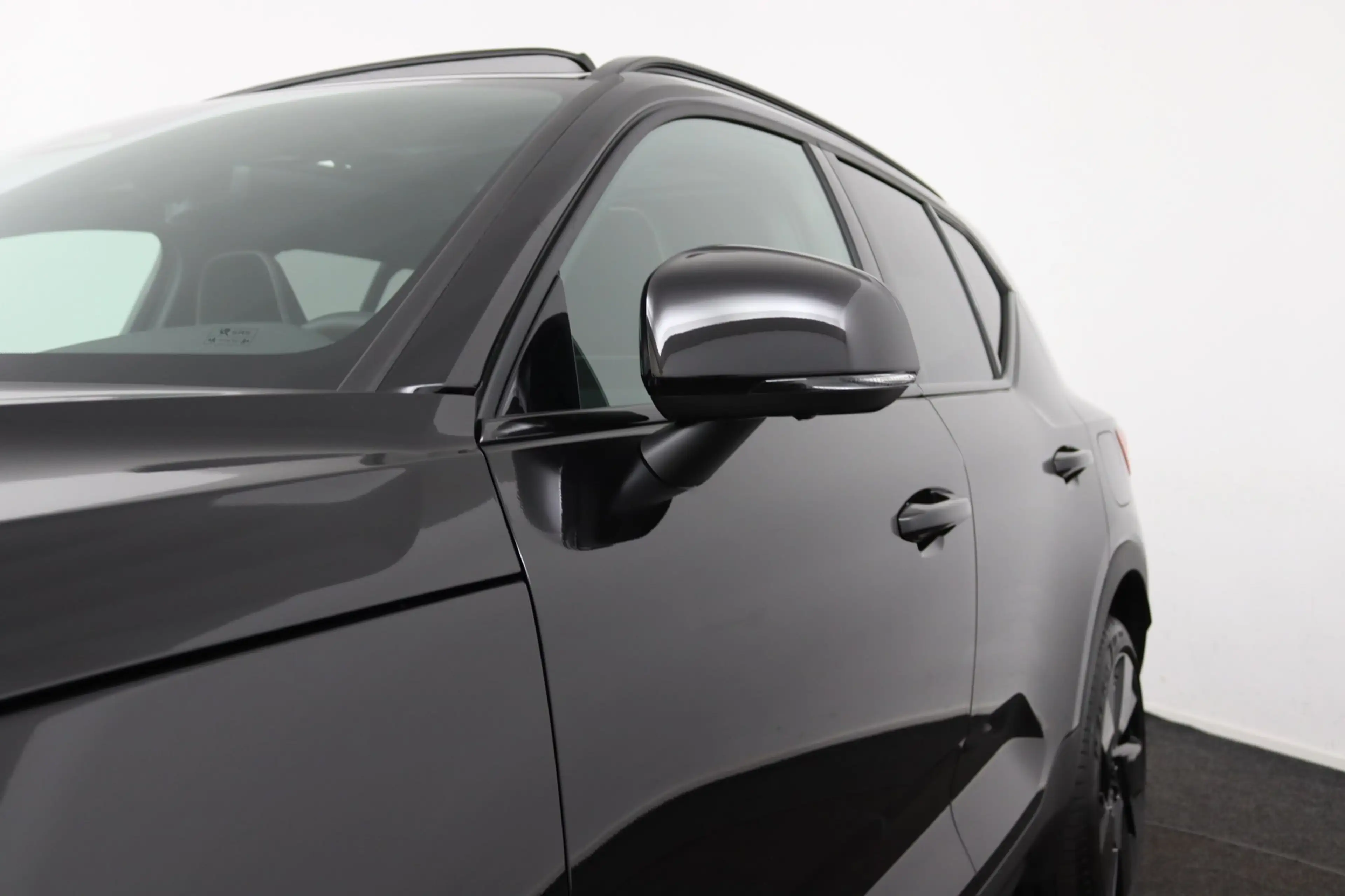 Volvo EX40 Single Motor Extended Range Ultra Black Ed. 82 kWh — photo 42