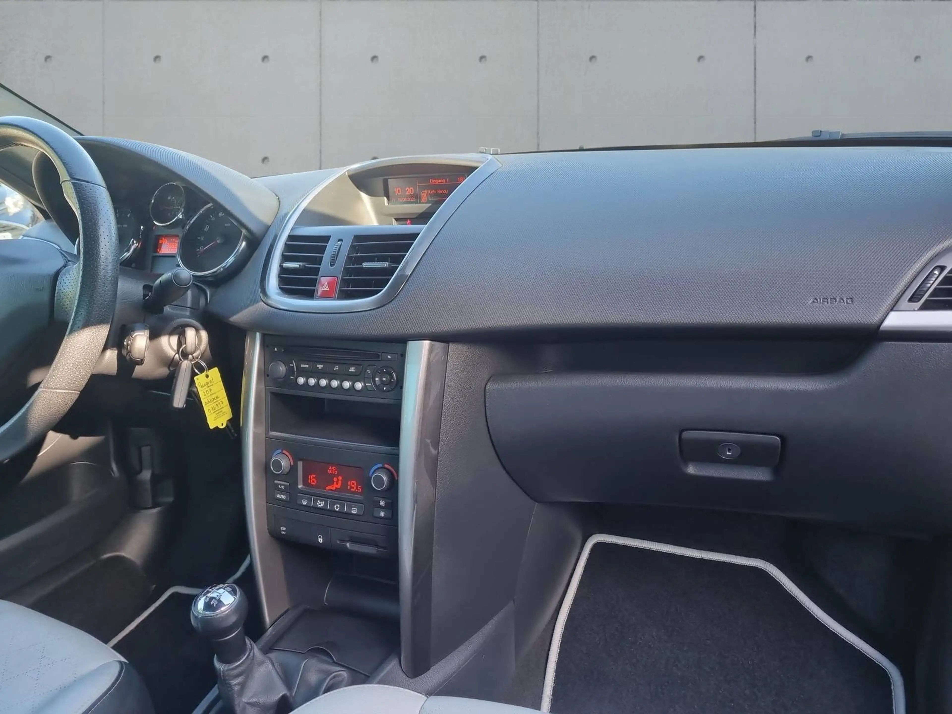 Peugeot 207 CC Cabrio-Coupe Roland Garros*Leder*Dyn.Kurvenlich — photo 13