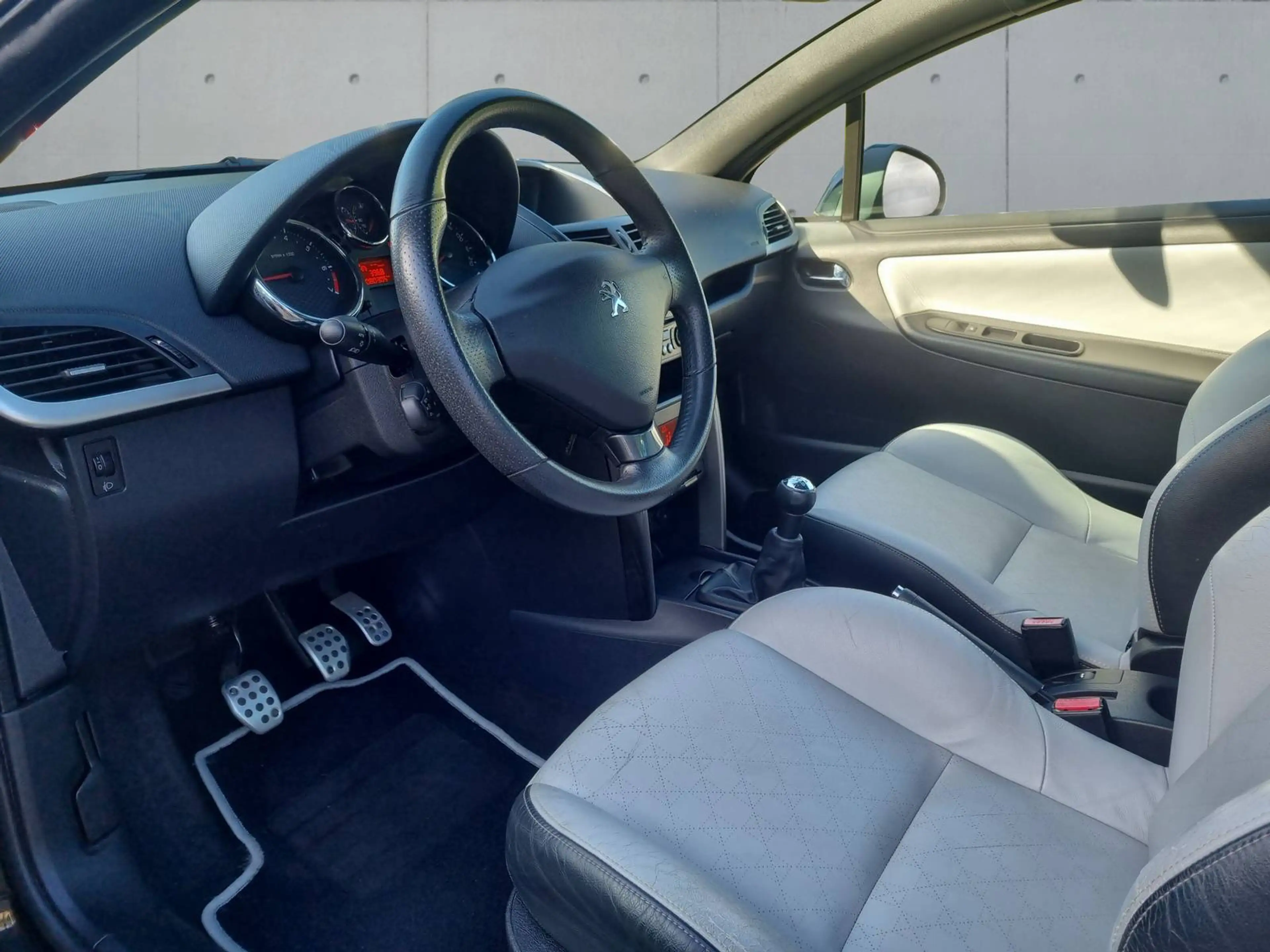 Peugeot 207 CC Cabrio-Coupe Roland Garros*Leder*Dyn.Kurvenlich — photo 7