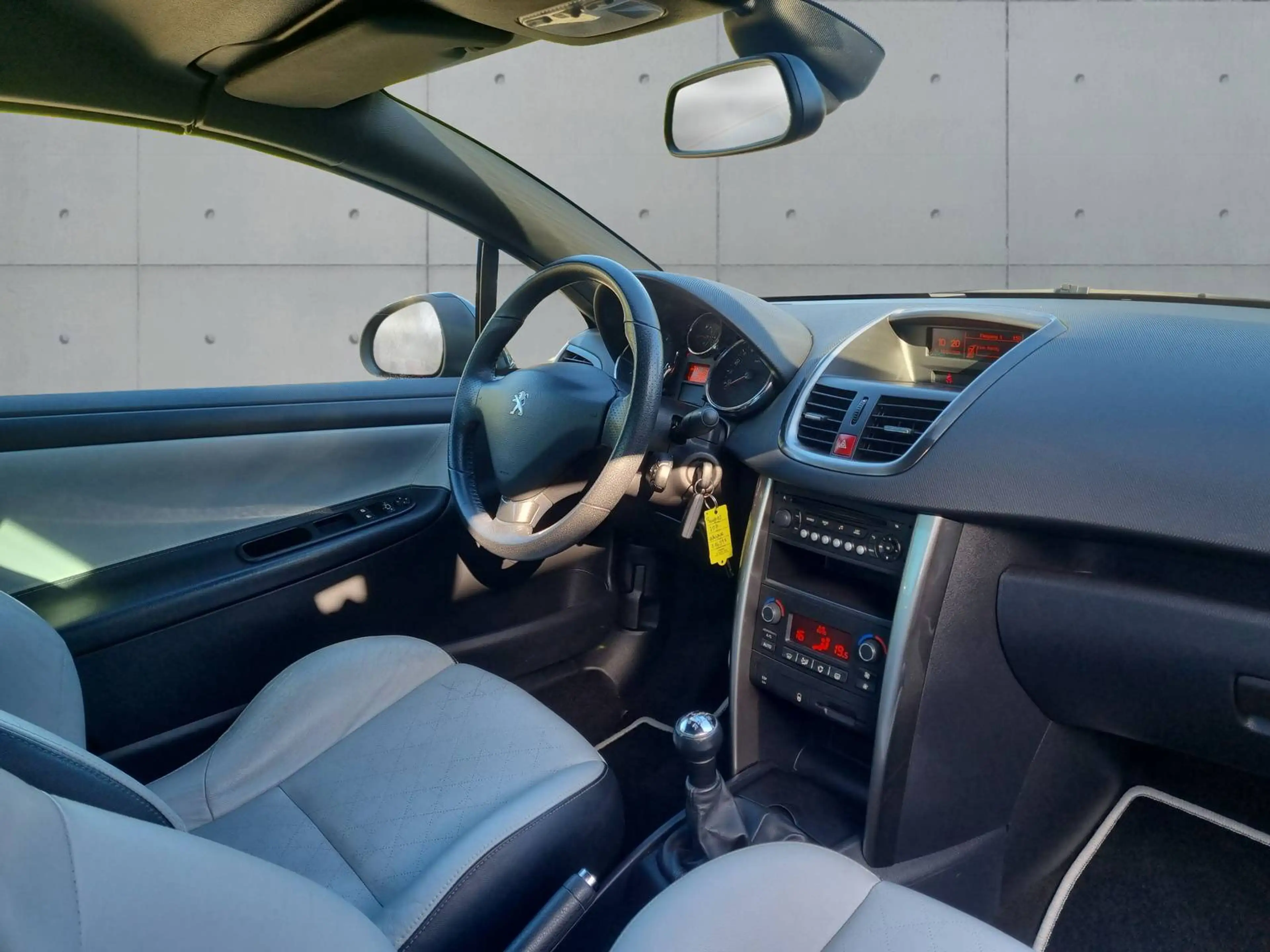 Peugeot 207 CC Cabrio-Coupe Roland Garros*Leder*Dyn.Kurvenlich — photo 9