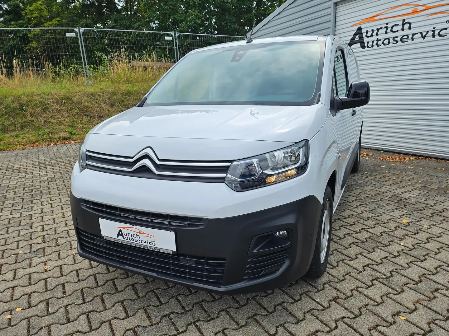 Citroen Berlingo 1.5 BlueHDi 130 L2 EPH, Allwetterreifen, RFK, DAB Weiß - 1