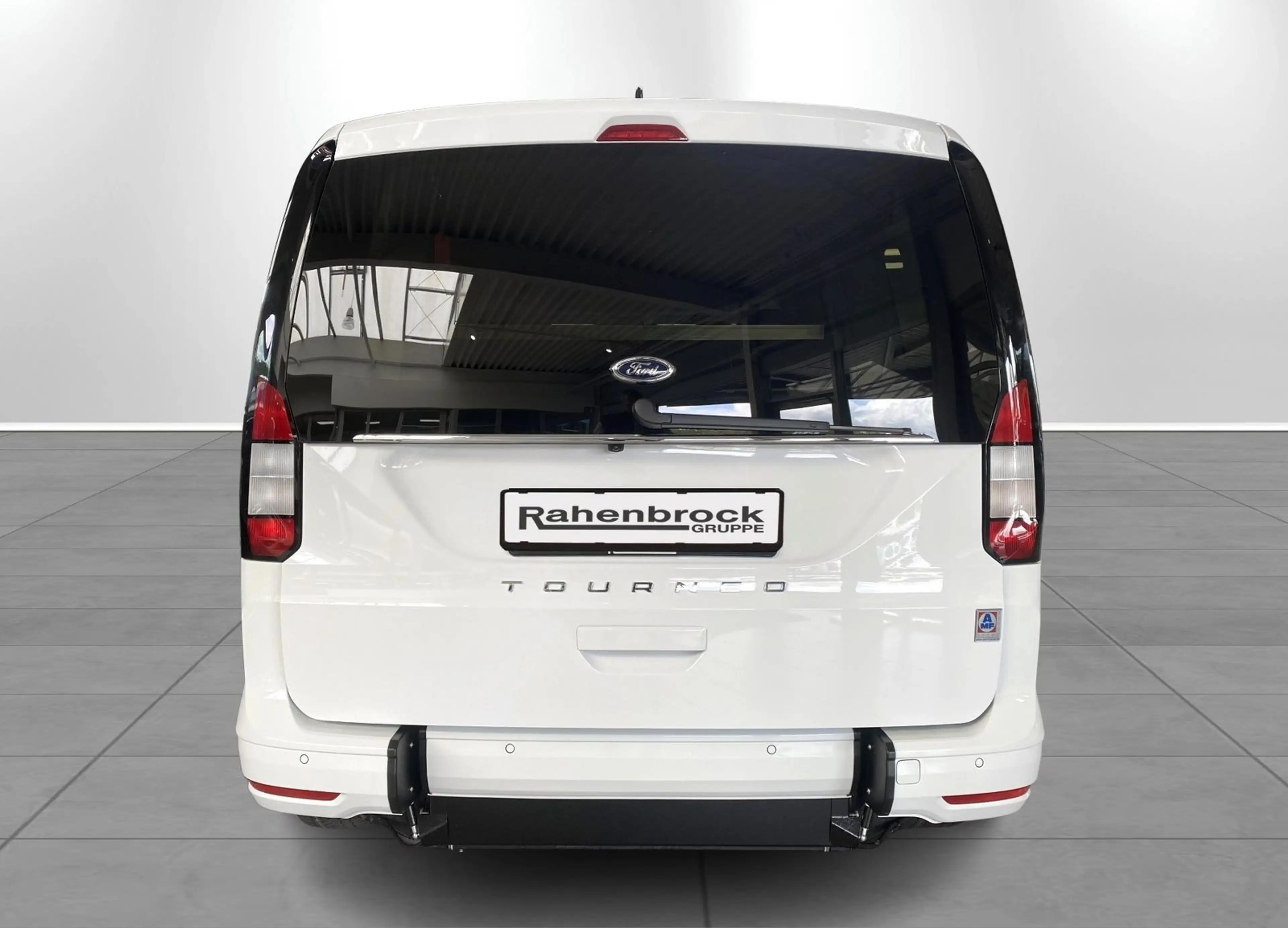 Ford Grand Tourneo Connect Titanium Rollstuhlumbau — photo 15