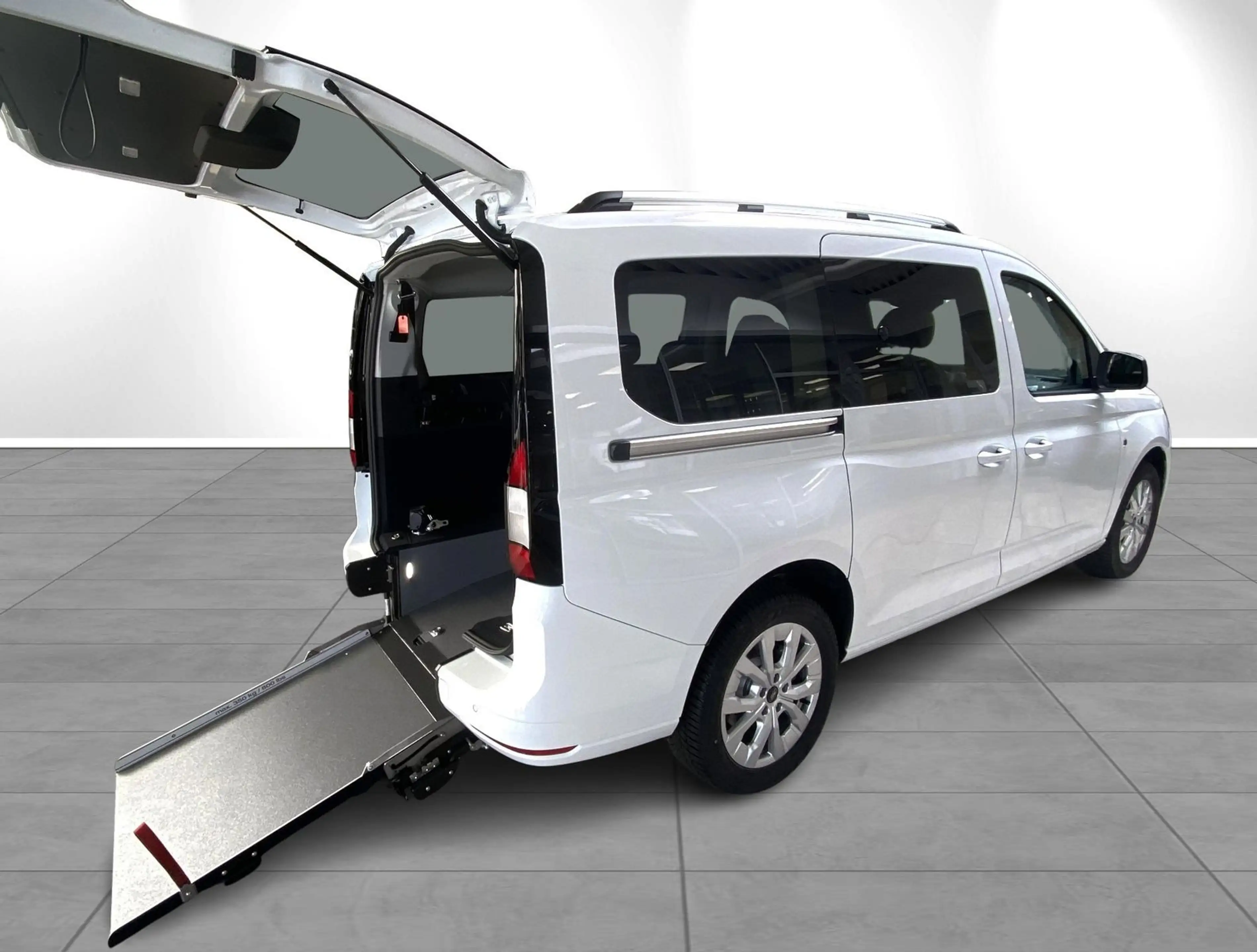 Ford Grand Tourneo Connect Titanium Rollstuhlumbau — photo 7