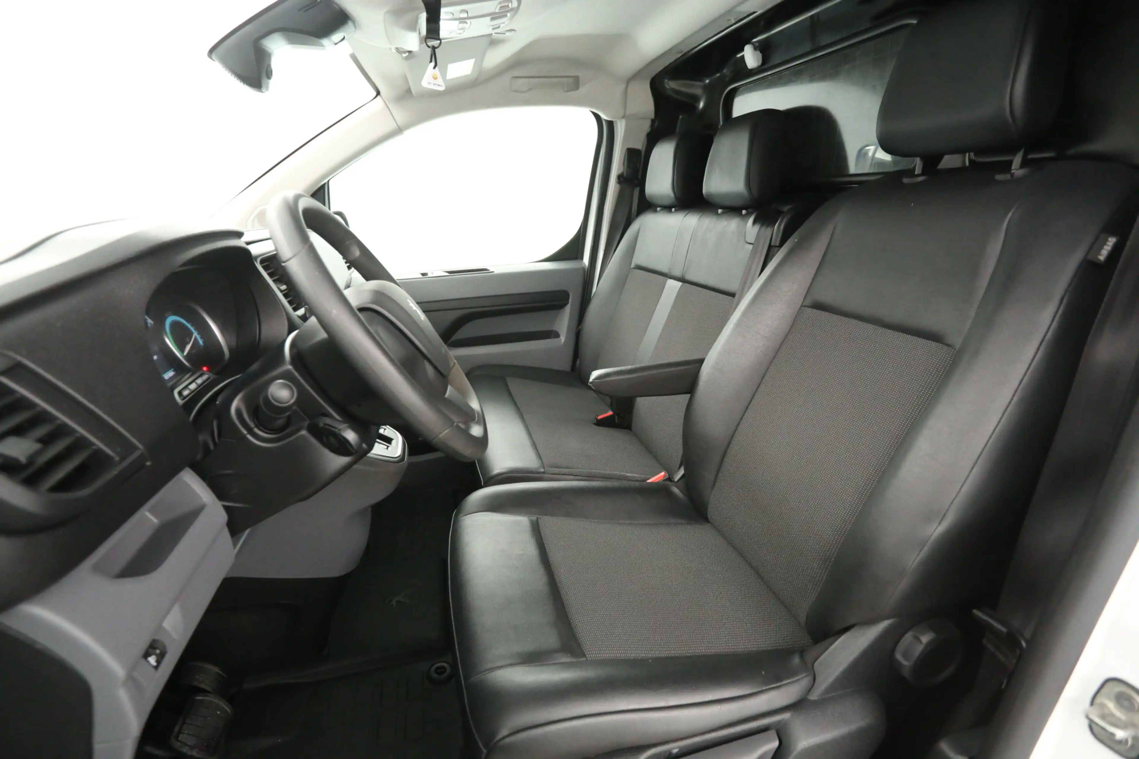 Peugeot Expert Elektrisch 75 kWh L2H1 | Snelladen | SOH 91% | Air — photo 11