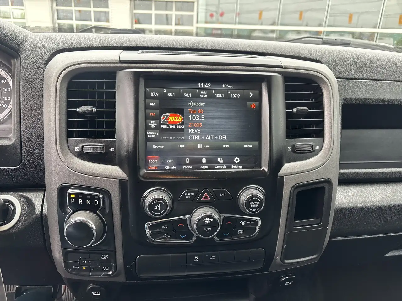 RAM 1500 снимка RAM 1500