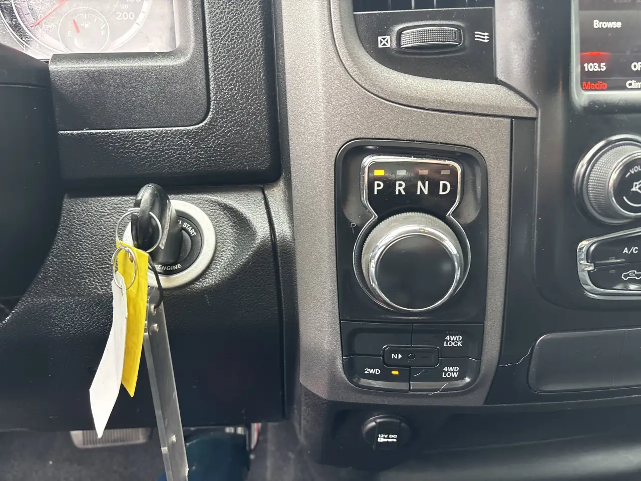 RAM 1500 снимка RAM 1500