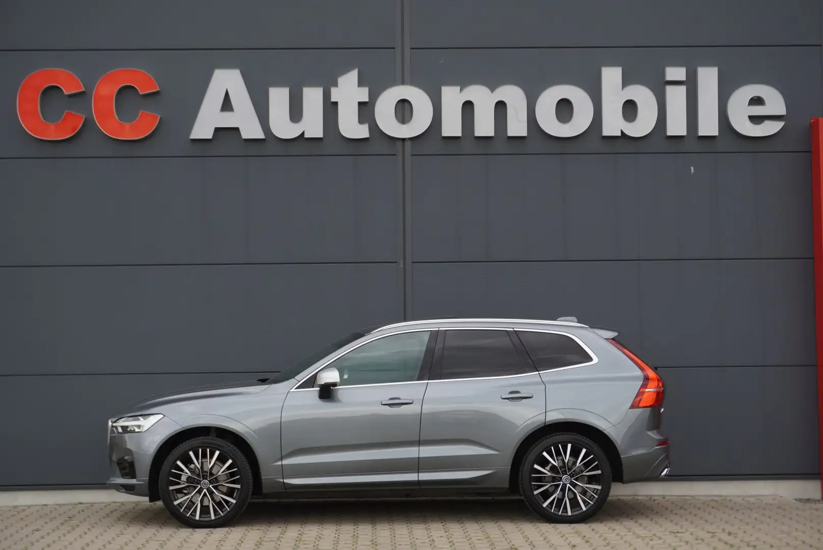 Volvo XC60 R Design AWD+Pano+21Zoll+AHK+Kamera+Navi+ Gris - 1
