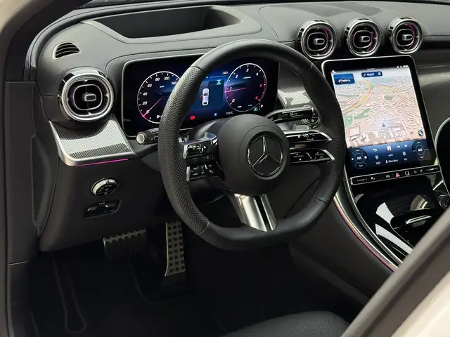 Mercedes-Benz 220 view 14