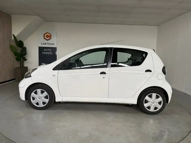 Toyota Aygo view 5