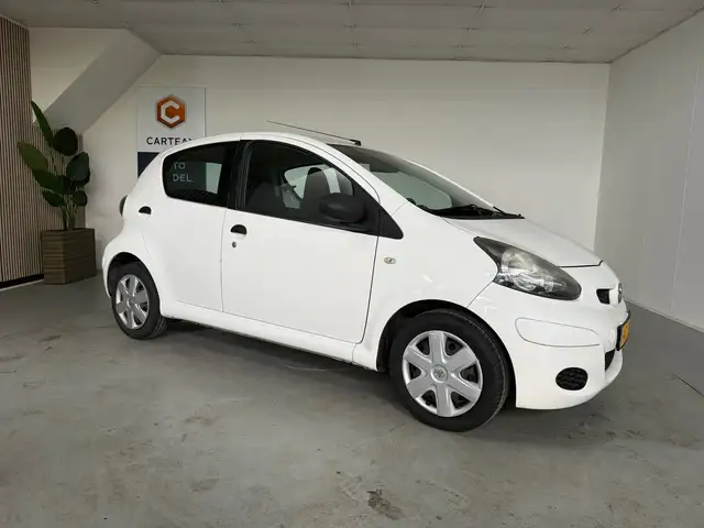 Toyota Aygo view 10