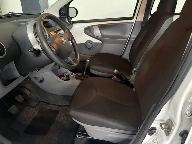 Toyota Aygo view 12