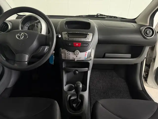 Toyota Aygo view 15